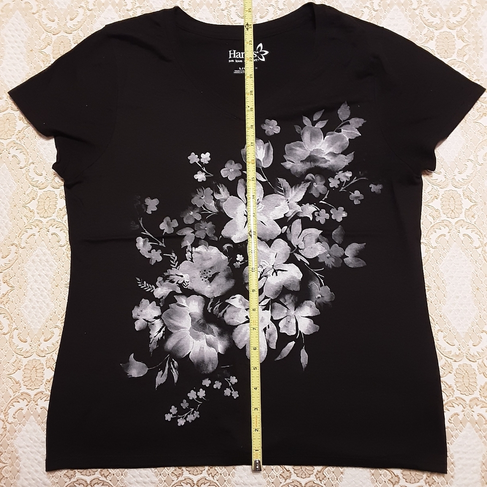 NWOT Black Hanes Floral Pattern T-Shirt Size L - Picture 2 of 7